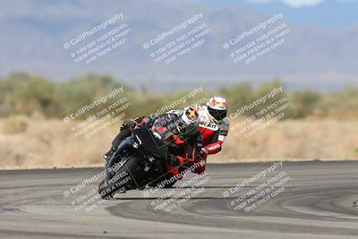 media/Nov-16-2025-Race Pace (Sun) [[8c5fa54630]]/Verified Riders/7-Turn 4 (1155am)/